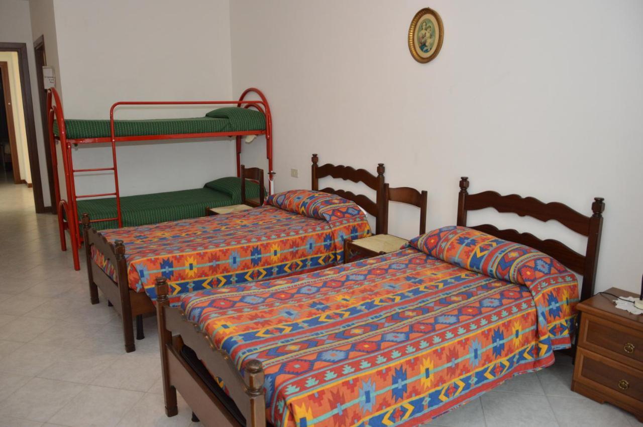 Hotel Domus Achille Fosco Ciampino Esterno foto